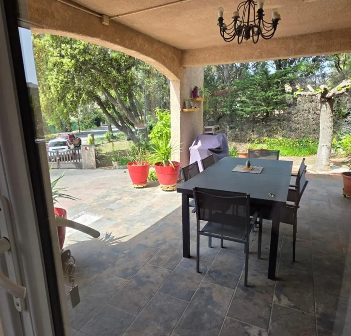 Entire Ground Floor In Beautiful Villa Saint-Raphael  France