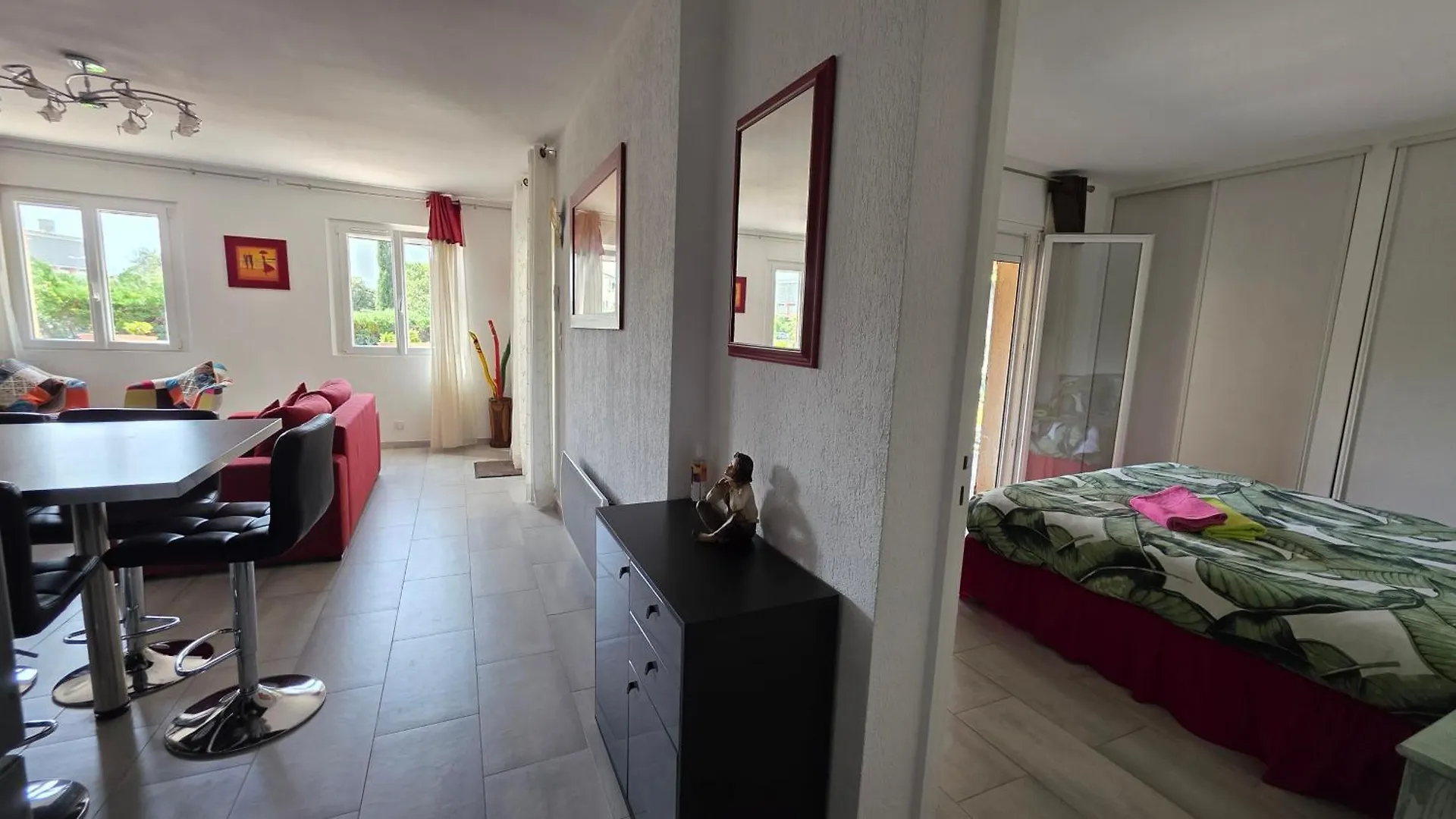Holiday home Entire Ground Floor In Beautiful Villa Saint-Raphael