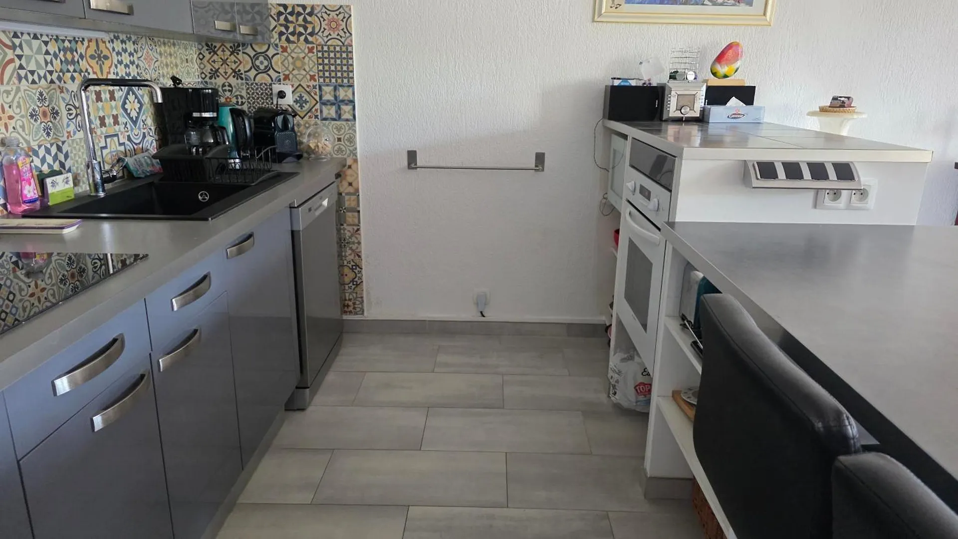 Entire Ground Floor In Beautiful Villa Saint-Raphael  Holiday home
