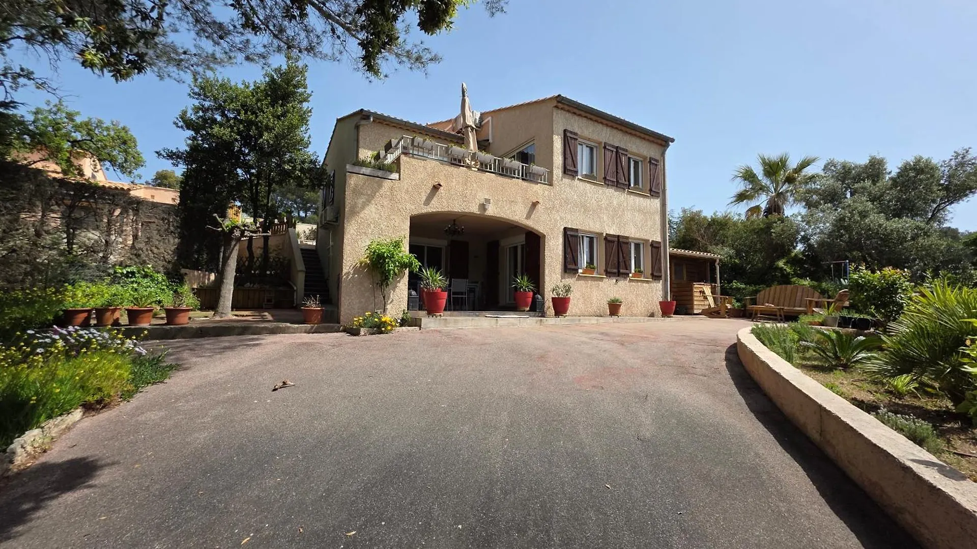 Holiday home Entire Ground Floor In Beautiful Villa Saint-Raphael