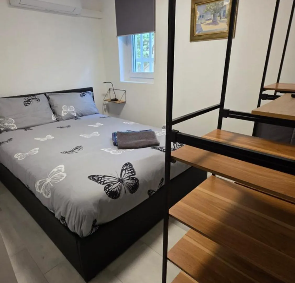 Holiday home Entire Ground Floor In Beautiful Villa Saint-Raphael  France